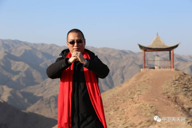 2019年1月1日，5位中衛(wèi)青年企業(yè)家在寺口山上送祝福