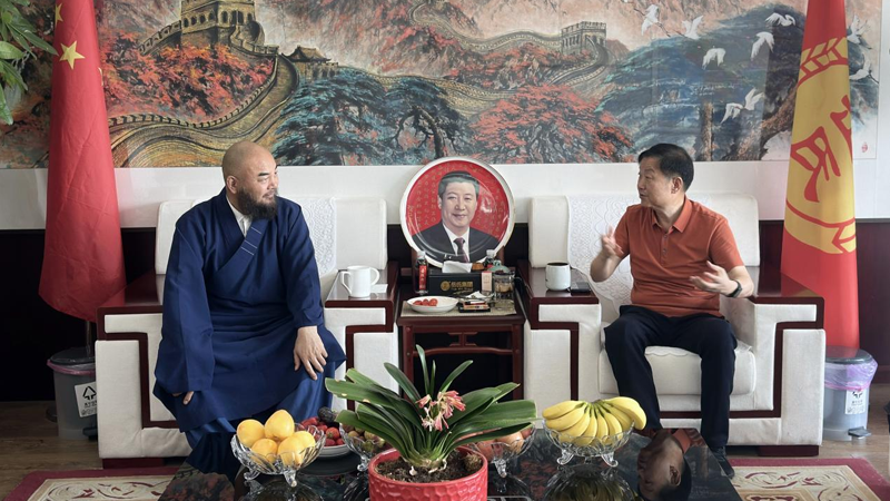 東華禪寺萬(wàn)行法師到訪(fǎng)岳氏集團(tuán)，禪文化與素食產(chǎn)業(yè)碰撞新“火花”